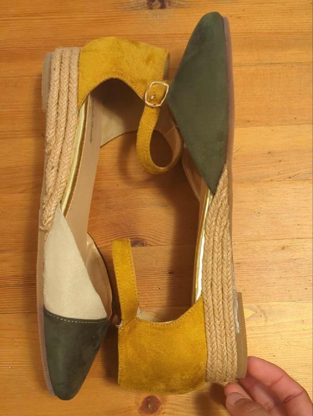 Modcloth Women’s Two-Tone Ankle Strap Pointed Flats — Green & Mustard - Picture 4 of 7